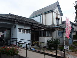 和館の中から子どもたちの元気な声が聞こえました 全景