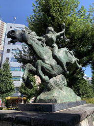 聖火を掲げる女神 女神