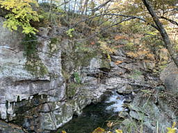 文字通り石石石の磊々峡 磊