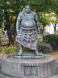 等身大の像 正面